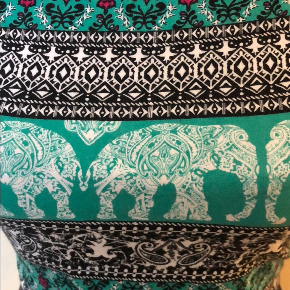 Summer Top Bundle Rue 21 - Picture 4 of 6